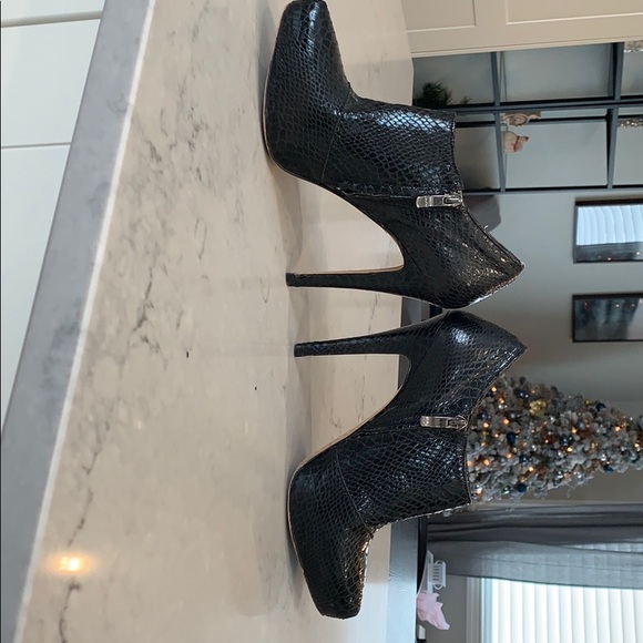 REMOVING ITEM FROM POSH ON APRIL 30 
Ankle Heels - Picture 5 of 7